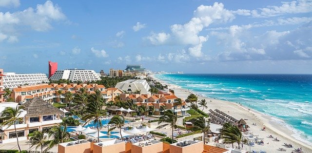 enjoy warm places with your family and friends in Cancun
