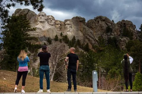 Mark Mount Rushmore as one of the best travel destinations for kids