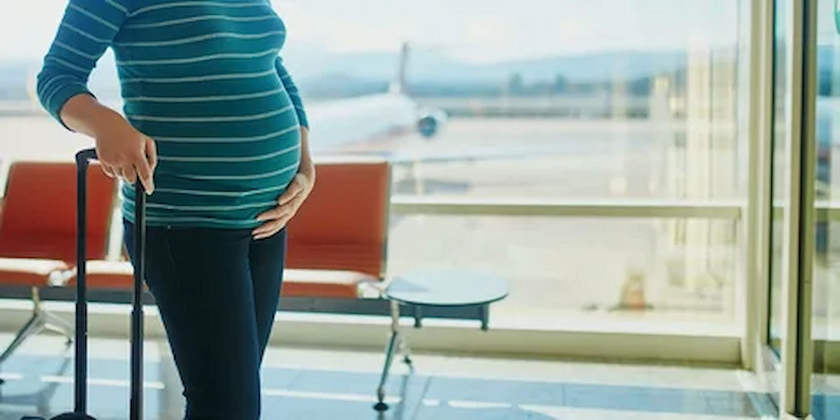 Wear comfortable Clothes during Pregnancy travel
