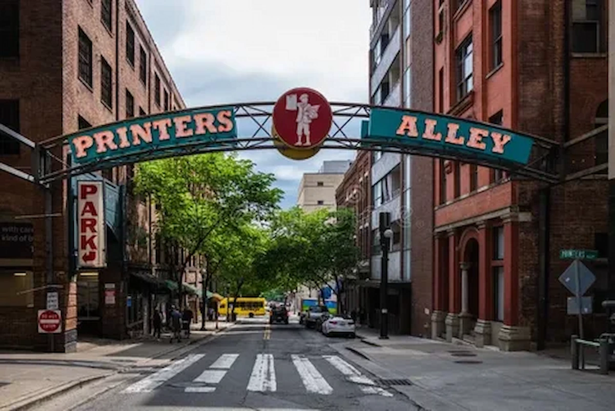 Walk down Printer's Alley Nashville