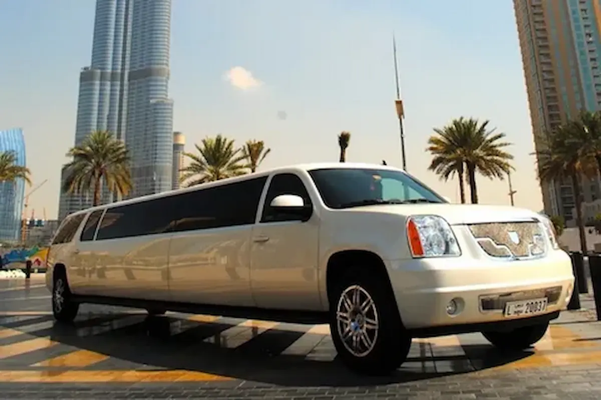 Explore Dubai on a Limousine Tour