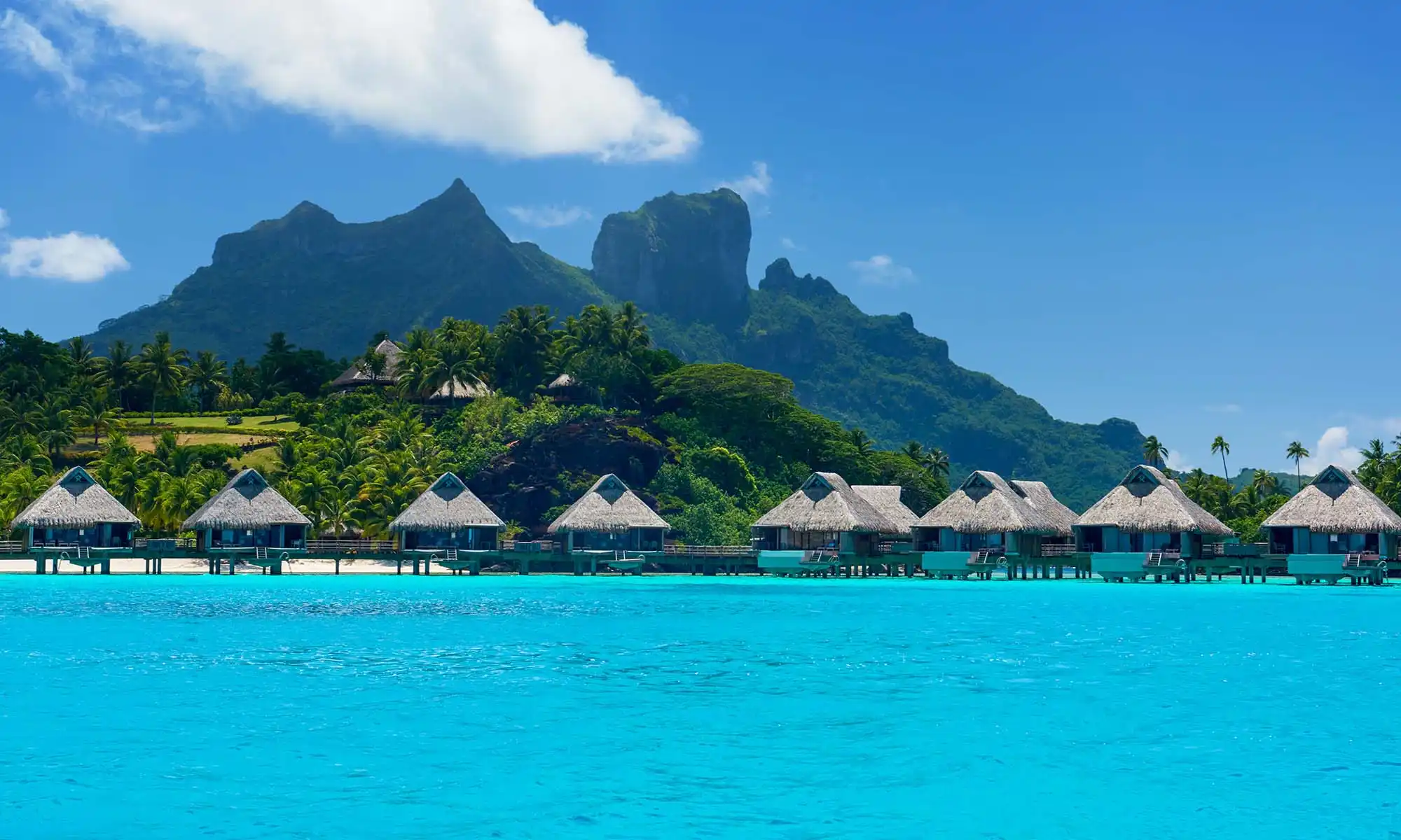 Is Tahiti a Mountainous Island?