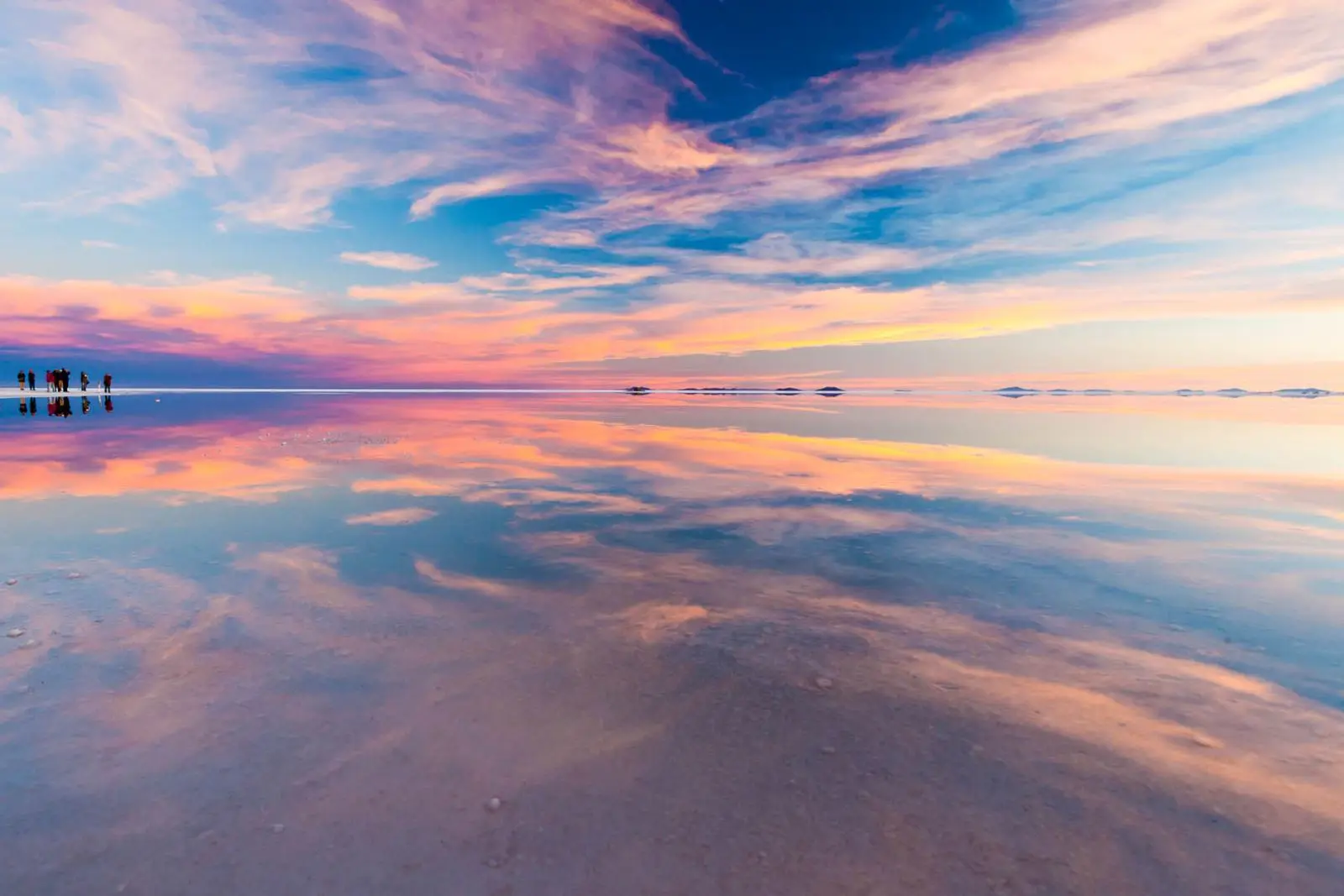 Salar De Uyuni – Explore the White Salt Bed