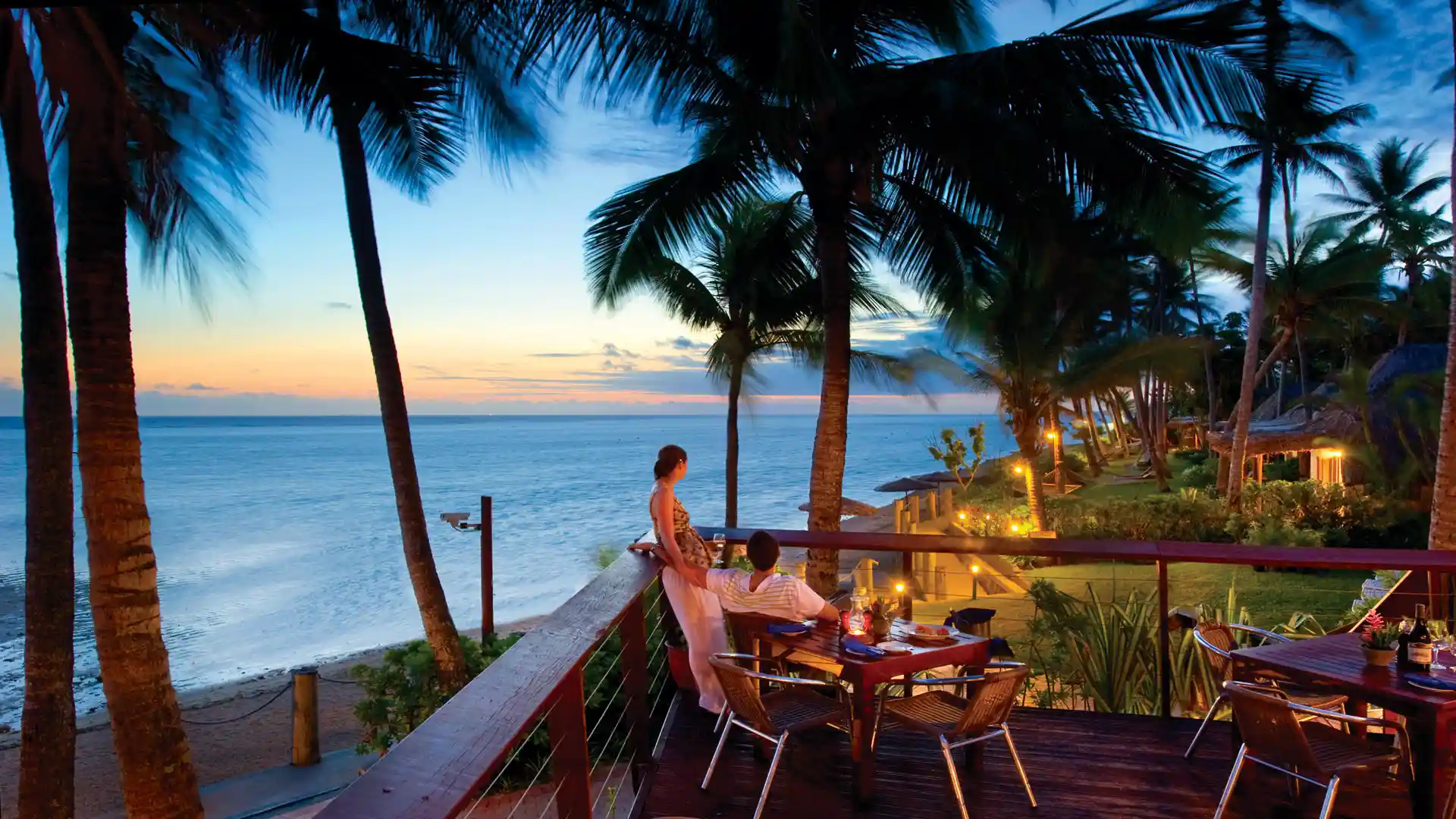 Outrigger Beach Resort
Beaches of Fiji
Sunset Beach Bar