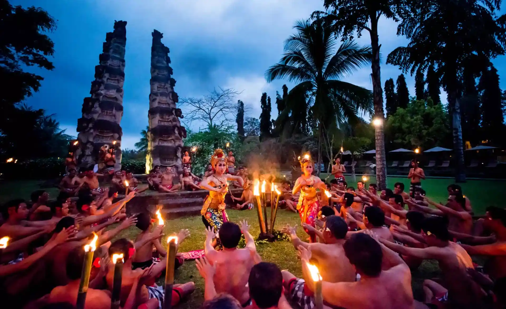 Kecak Dance Chedi Club Bali Tari Kecak Kecak Dance Bali