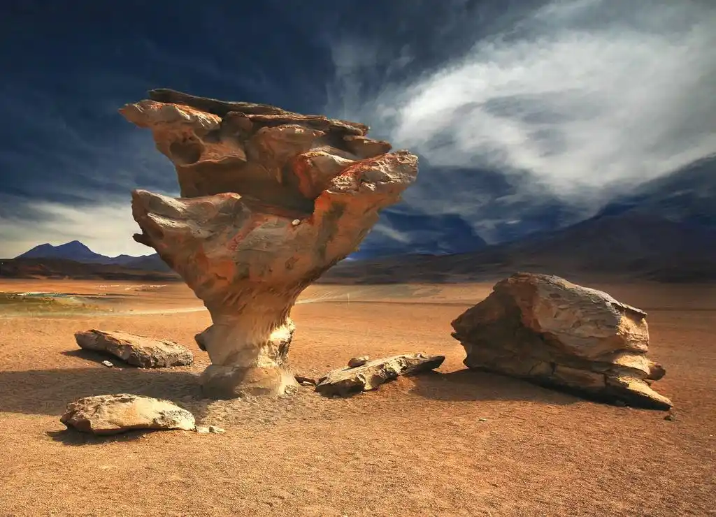 Siloli Desert - A Desert's Art Gallery: