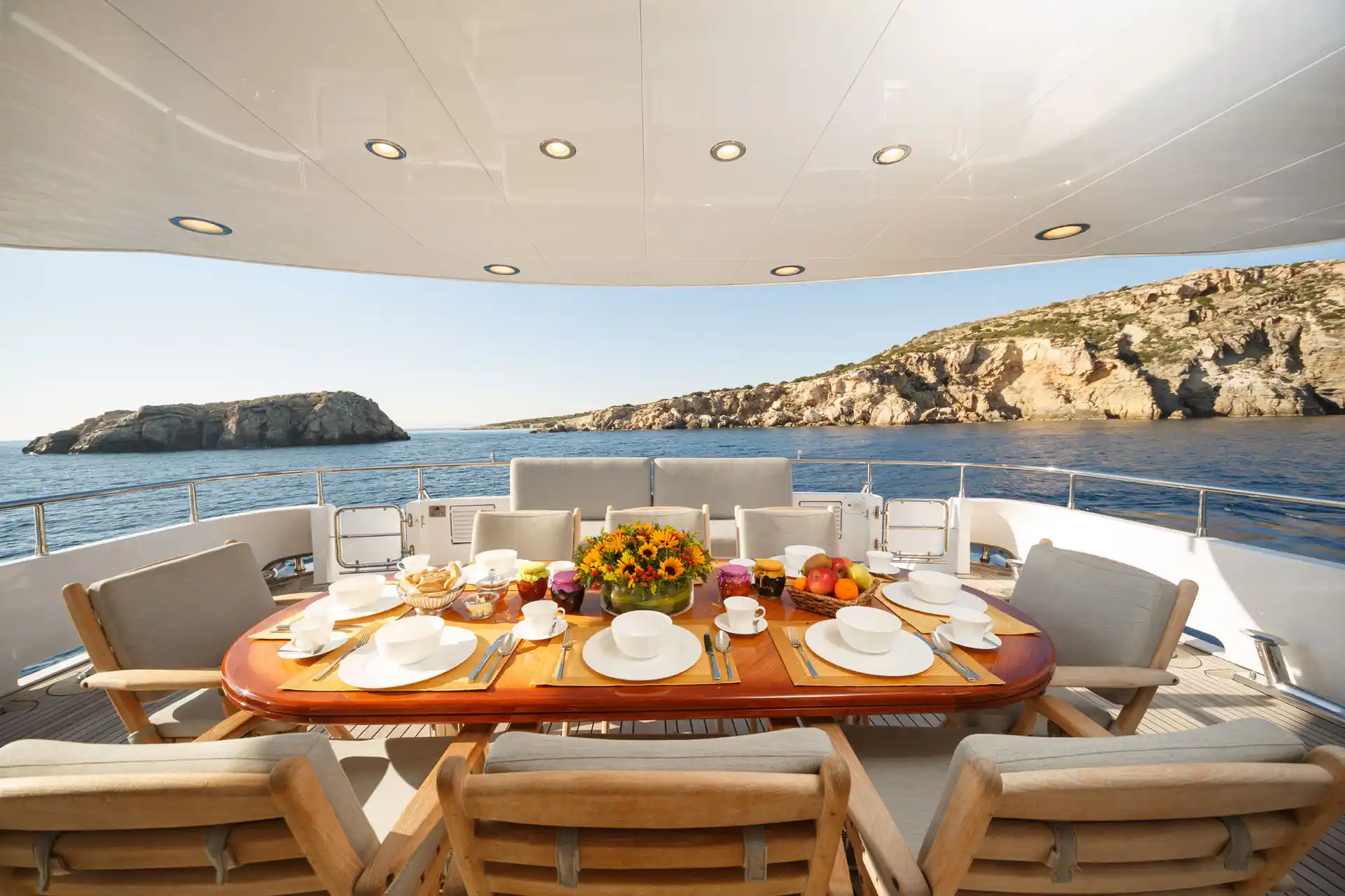 Dining Experiences in Yatch