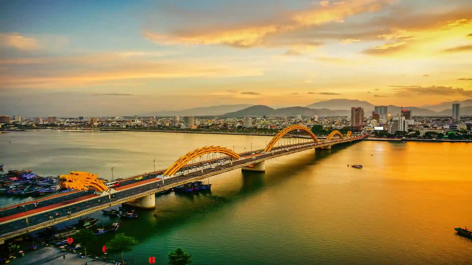 Da Nang: Where Modernity Meets Natural Splendor