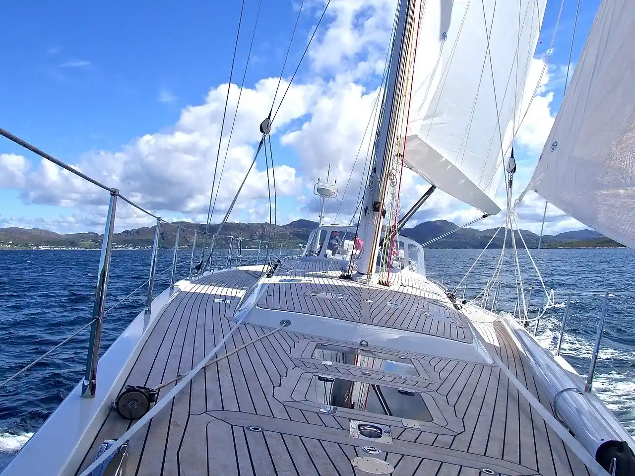 Tips for a Smooth Sailing Experience: Your Ultimate Boat Charter Guide