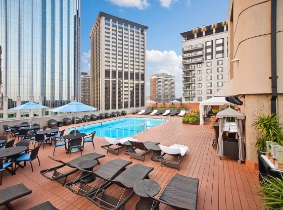 Chicago Hotels with Rooftop Pools
