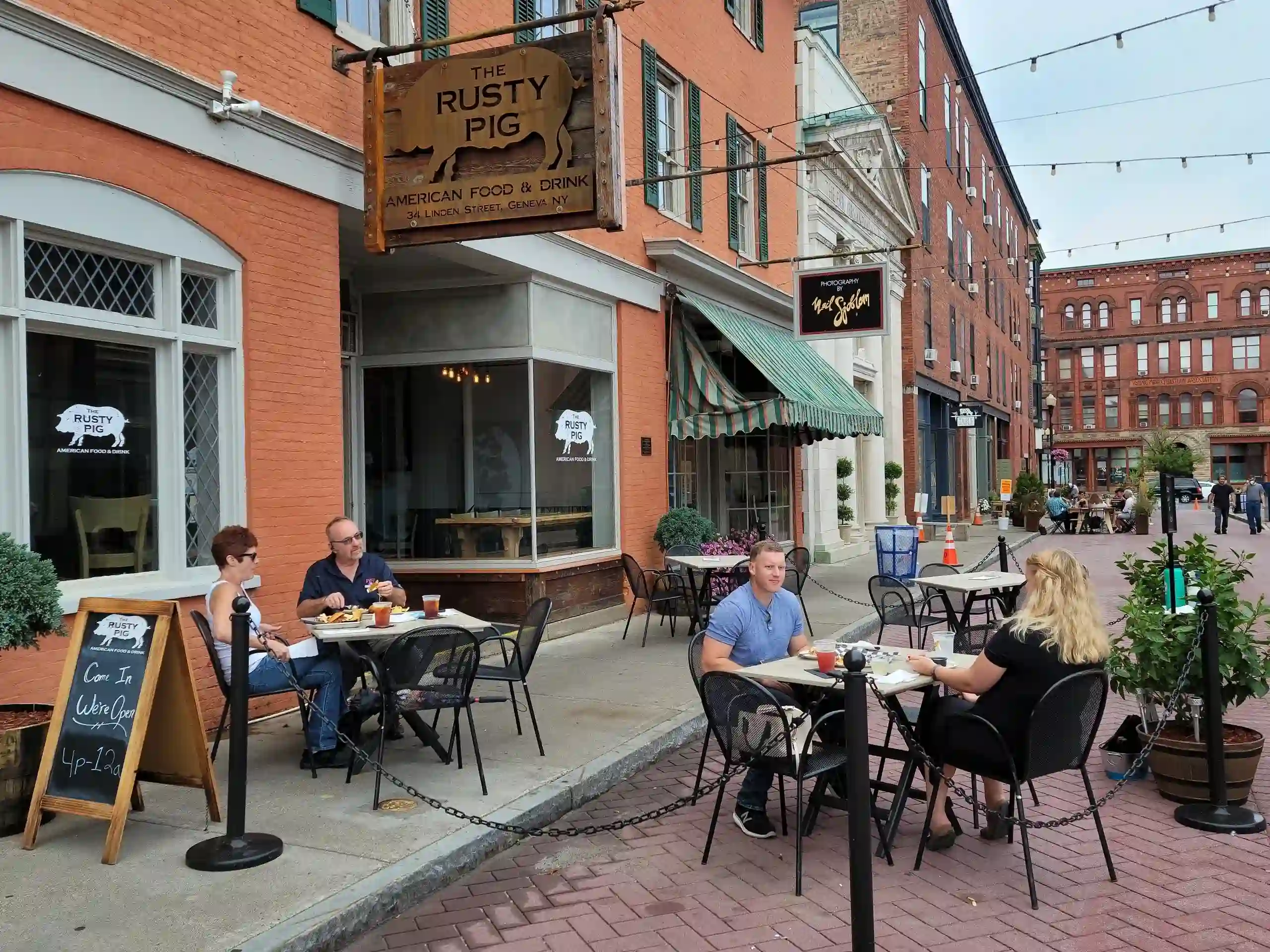 Grab Food at The Rusty Pig