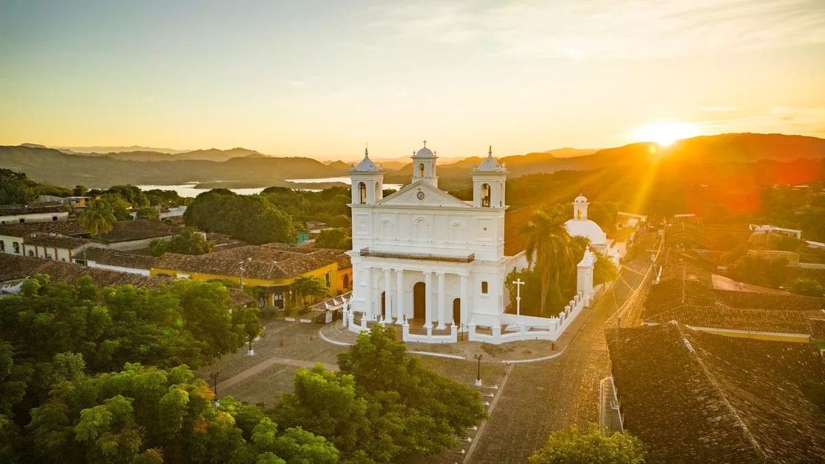 Colonial Charm of Suchitoto