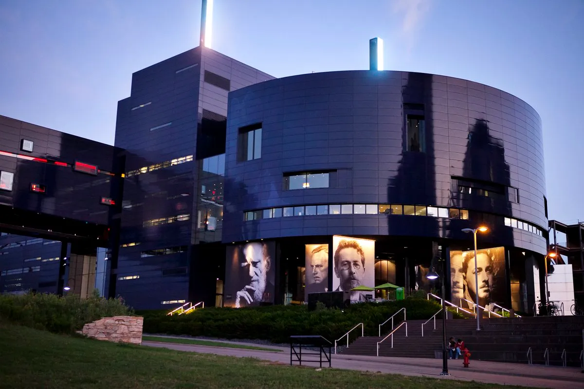 art and culture at Guthrie Theater