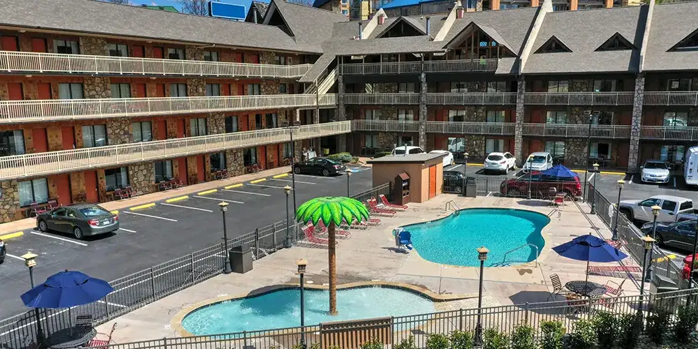 19 Cheap Hotels in Pigeon Forge You Won’t Resist Booking