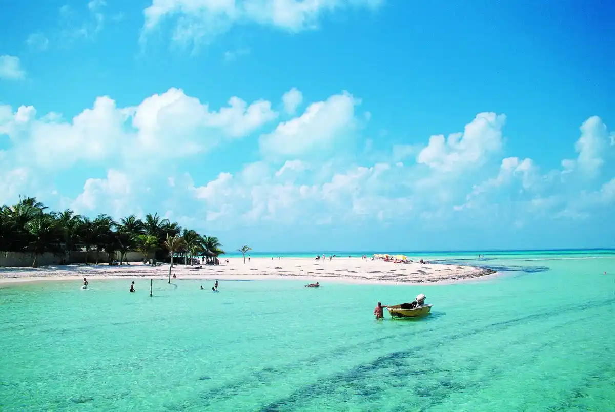 Isla Mujeres beach in Mexico for couples