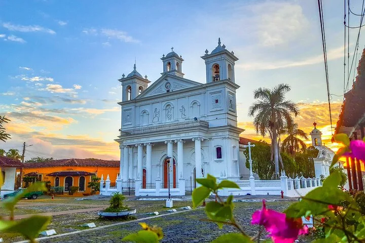 colonial town of Suchitoto