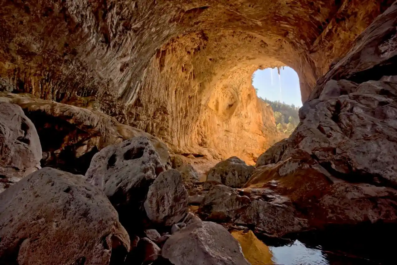 Tonto Natural Bridge