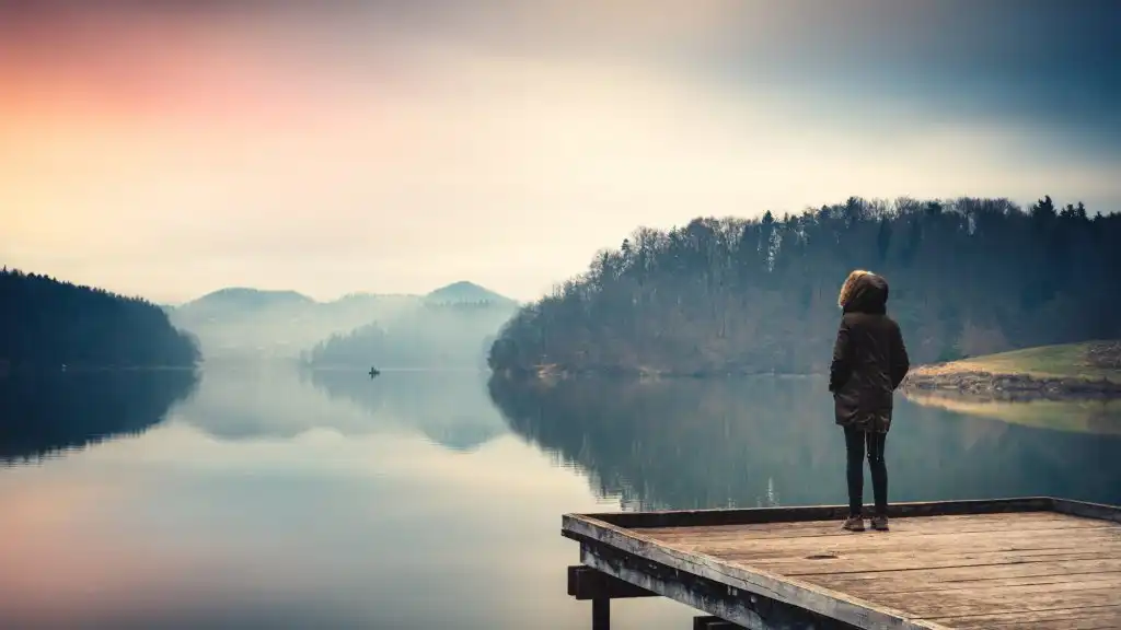 How to Overcome Solo Travel Anxiety in 7 Steps? 5 Reframe Loneliness travel