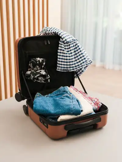 Why Underseat Luggage Is Ideal for Tropical Trips? 4 Underseat Bag