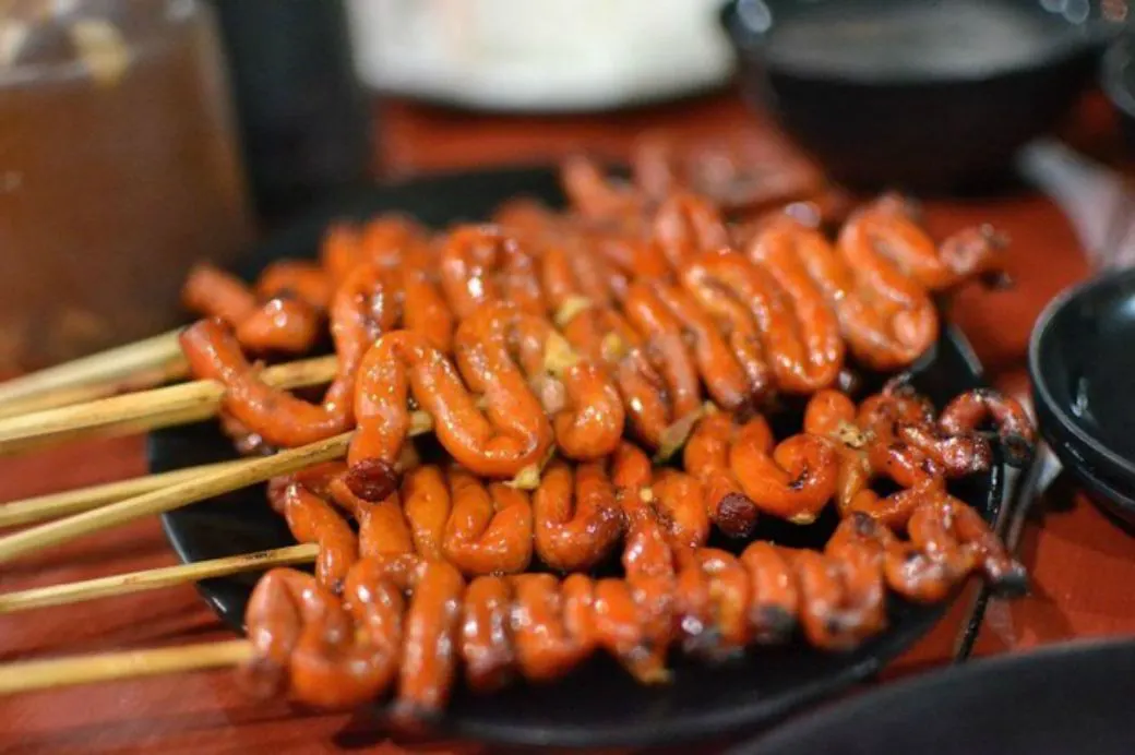 15+ Top Street Foods to Try in Southeast Asia on a Budget - Updated 13 Isaw