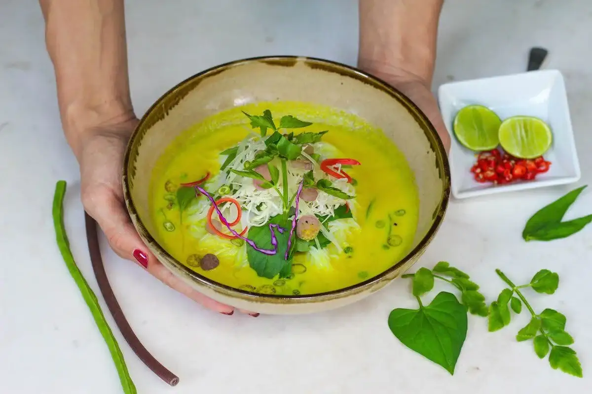 15+ Top Street Foods to Try in Southeast Asia on a Budget - Updated 16 Nom Banh Chok 1