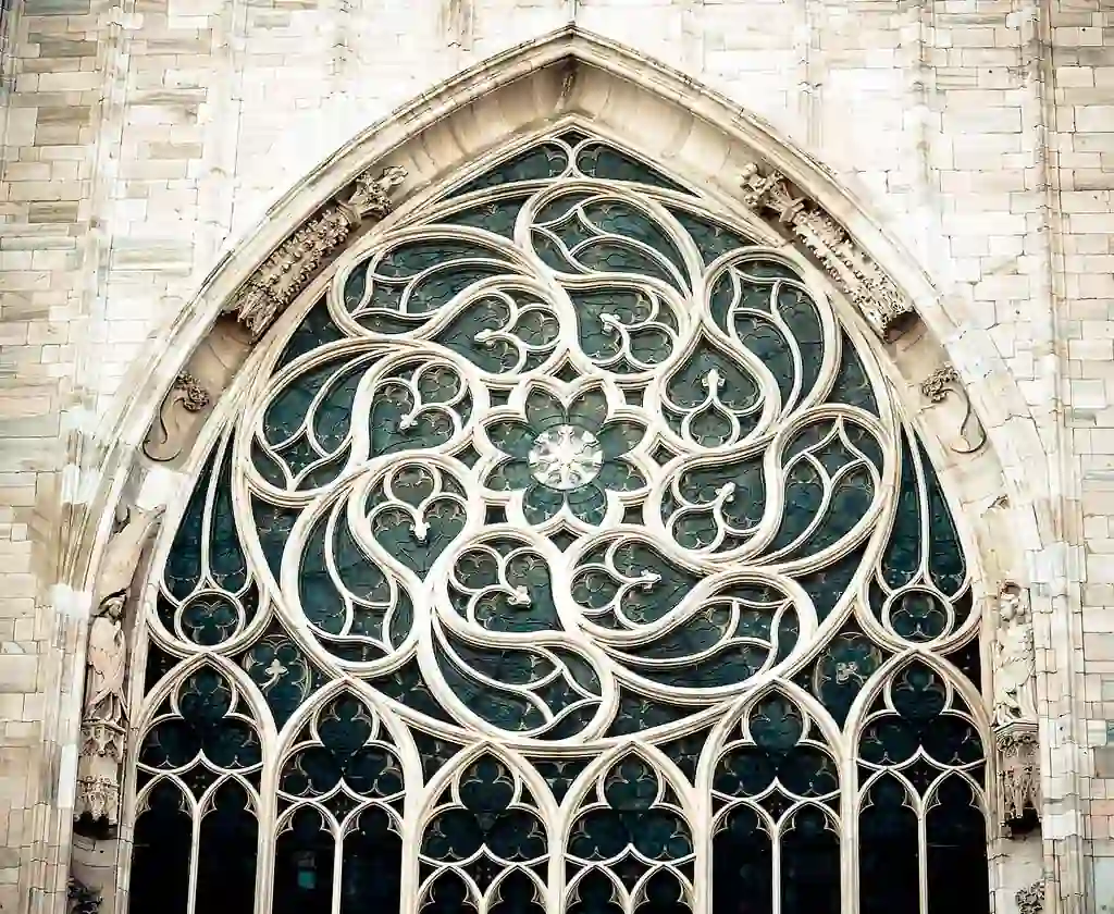 Pont Santa Maria del Mar: The Ultimate Guide 3 Rose Window