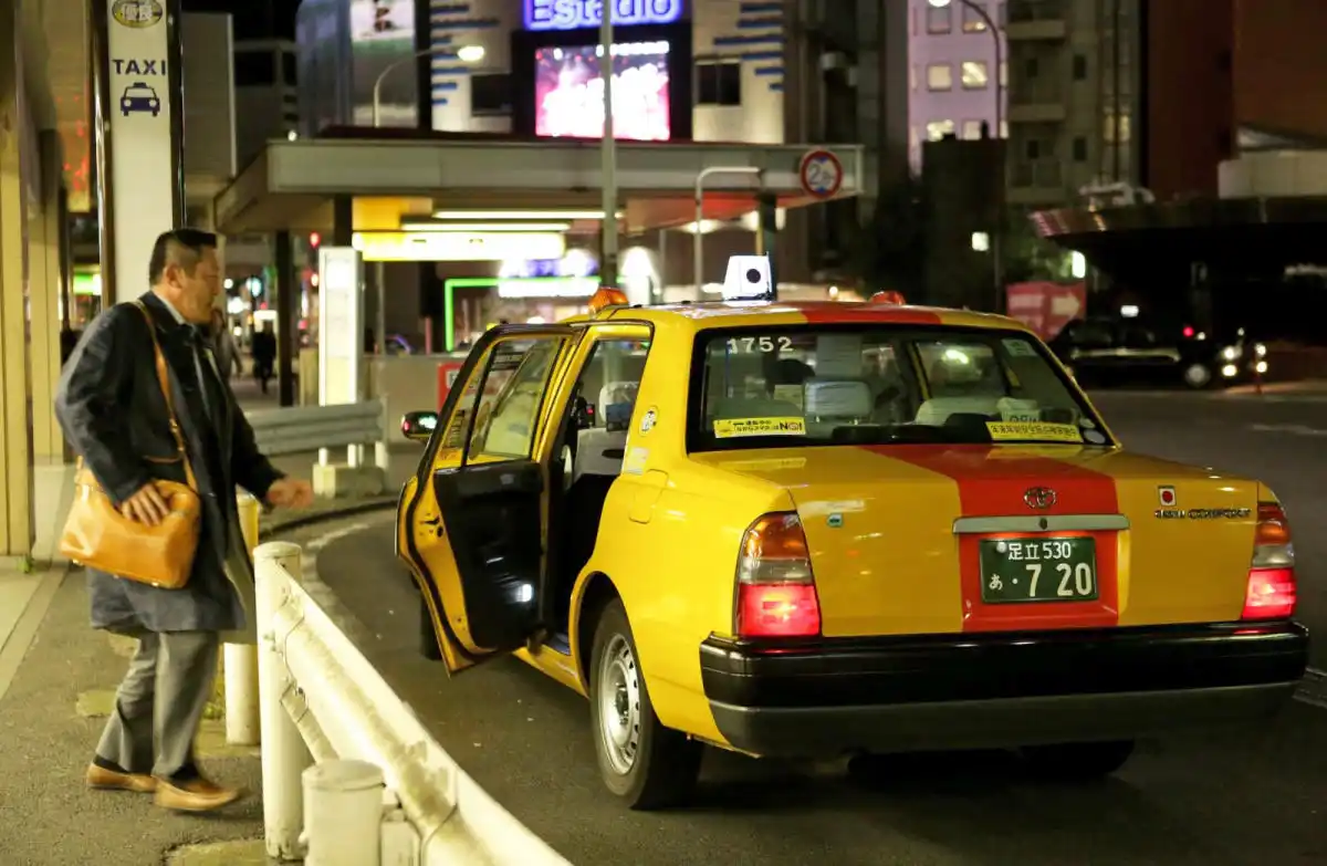 20 Japan Weird Laws for Tourists Every Traveler Should Learn 6 Transport and Driving Laws
