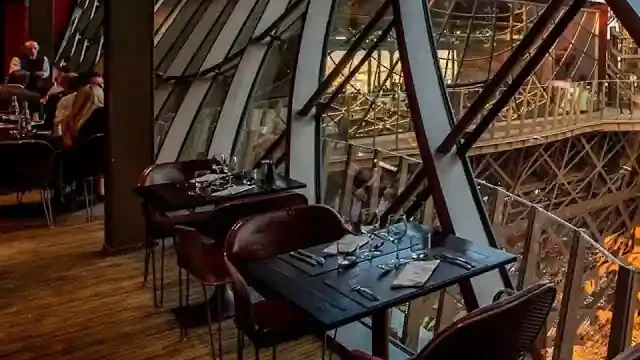 Eiffel Tower Restaurant – Paris in the Heart of The Strip edited