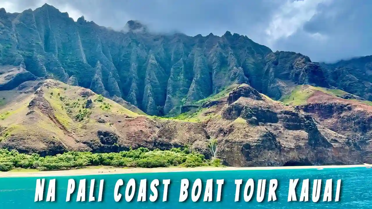 12 Things to Pack for Your Na Pali Coast Boat Tour in Kauai