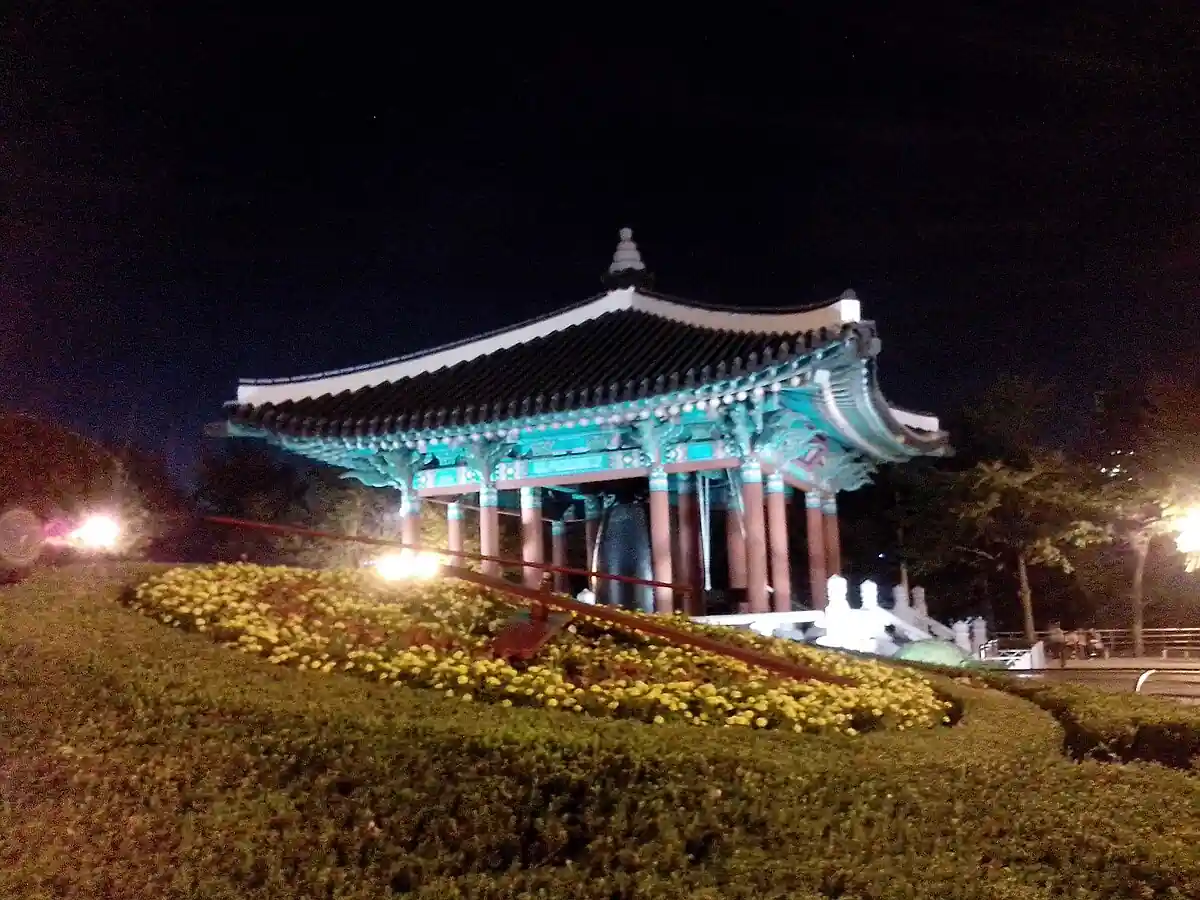 21 Things to Do in Busan That Locals Secretly Love 10 Yongdusan Park Night Views from Locals Secret Bench