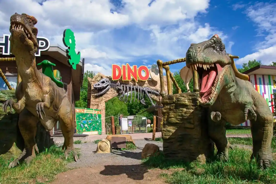 17 Should-See South Dakota Points of interest Close to Fast Metropolis In 2025 - Travelistia 6 Dinosaur Park